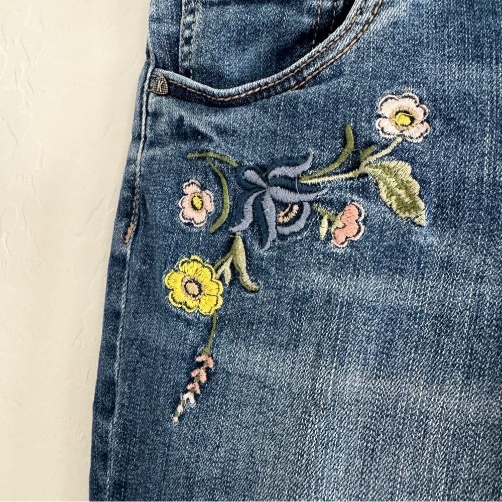 KUT from The Kloth Catherine Boyfriend Jean Floral Embroidered Detail Size 6 - Picture 3 of 11